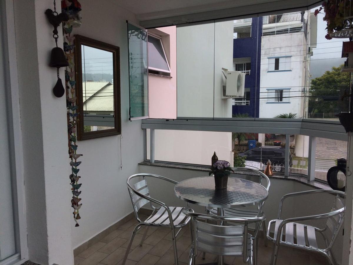 Edifício Afonso Delambert Apartamento *